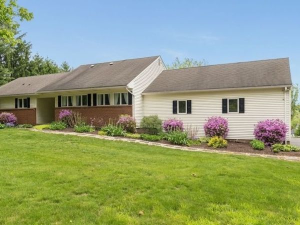 7 Sunshine Dr, Alexandria, NJ 08867