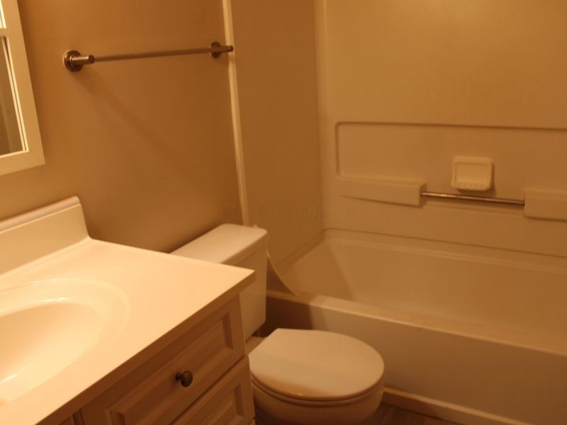 175 Macenroe Drive, Unit 32F, Blacklick, OH 43004 Photo 11