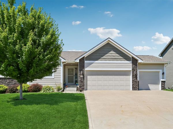575 NE Brookshire Drive, Waukee, IA 50263