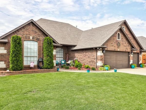 768 W Windmill Court, Mustang, OK 73064