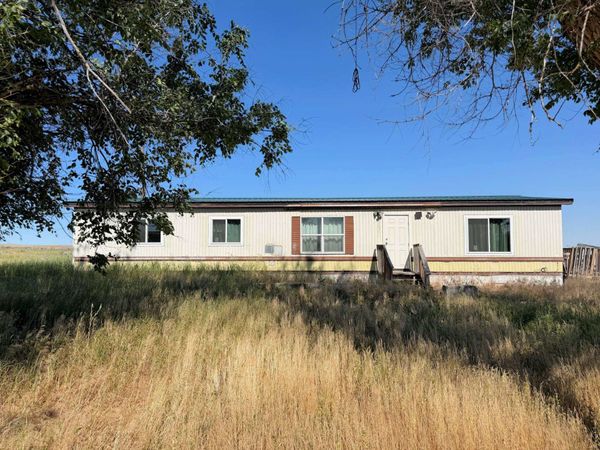 32498 N Crick Rd, Wilbur, WA 99185