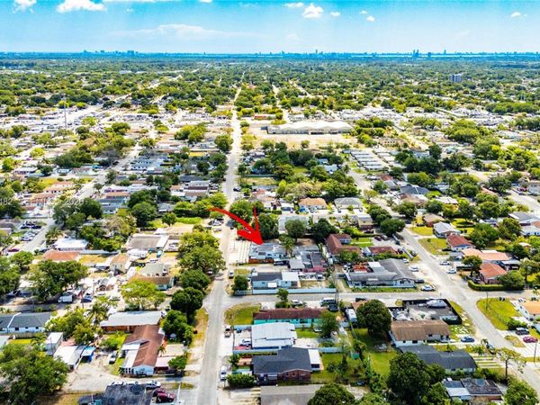 3040 NW 93rd St , Miami, FL 33147