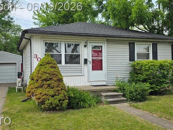30 W Maxlow Avenue, Hazel Park, MI 48030
