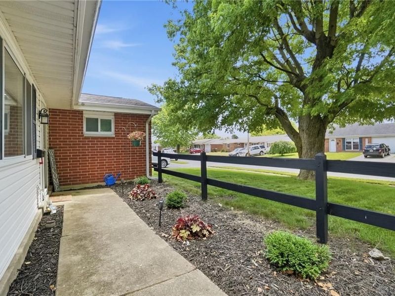 193 Oregon Drive, Xenia, OH 45385 Photo 5