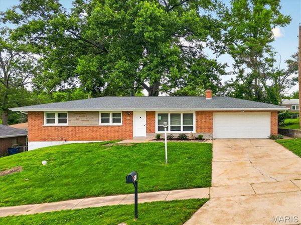917 Westwold Avenue , Ferguson, MO 63135