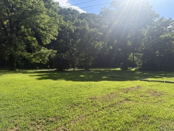 1040 Chestnut Rd , Ashland City, TN 37015