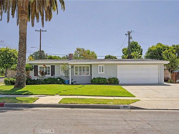 304 Larkhall Avenue, Duarte, CA 91010