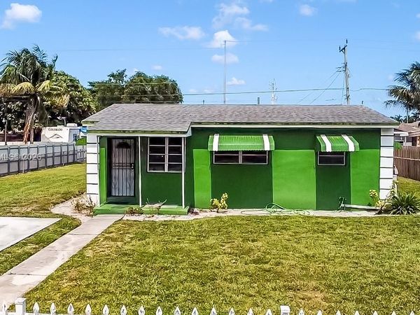 17611 NW 32nd Ct , Miami Gardens, FL 33056