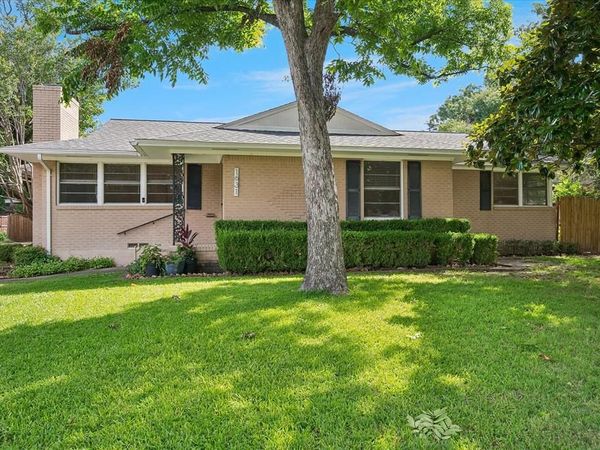 1631 Macmanus Drive , Dallas, TX 75228