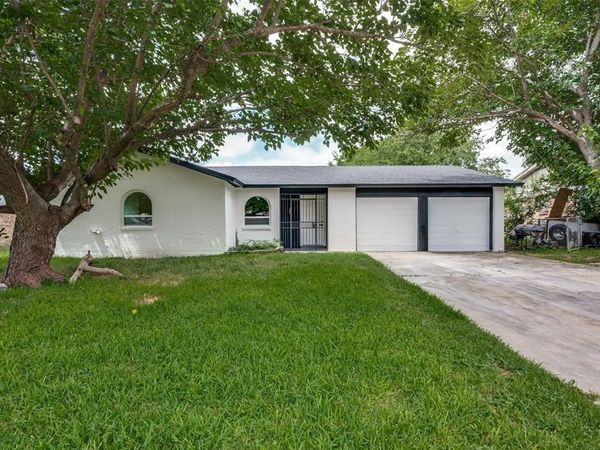 1021 Coury Road , Everman, TX 76140