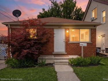 1303 College Avenue, Lincoln Park, Mi 48146