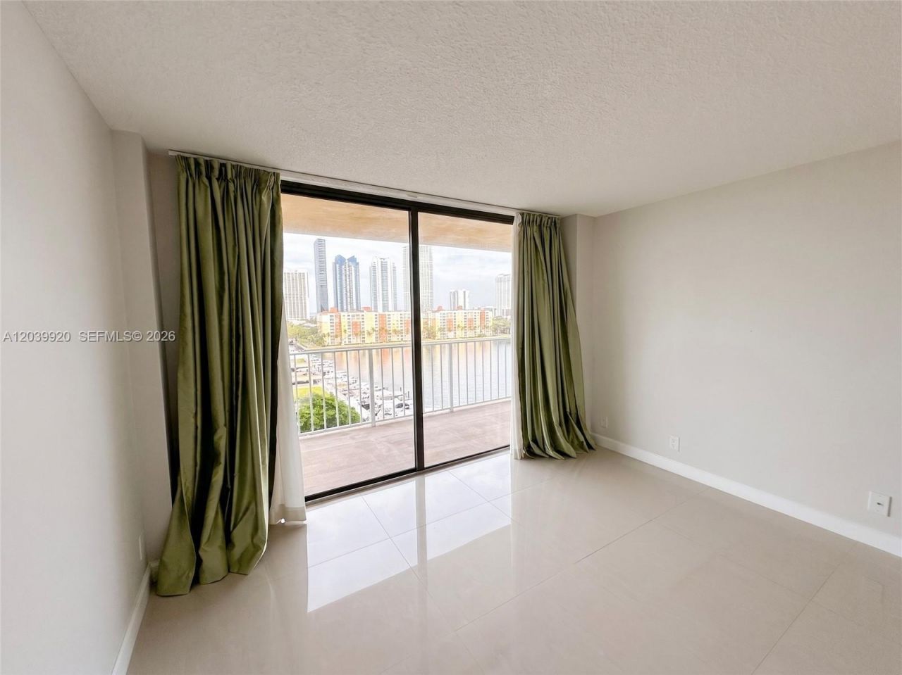 290 174th St, Unit 1117, Sunny Isles Beach, FL 33160 Photo