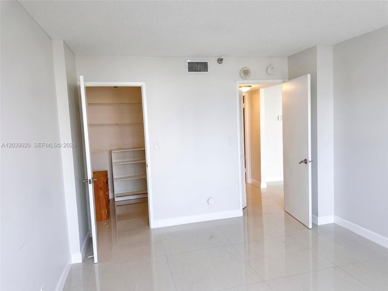 290 174th St, Unit 1117, Sunny Isles Beach, FL 33160 Photo