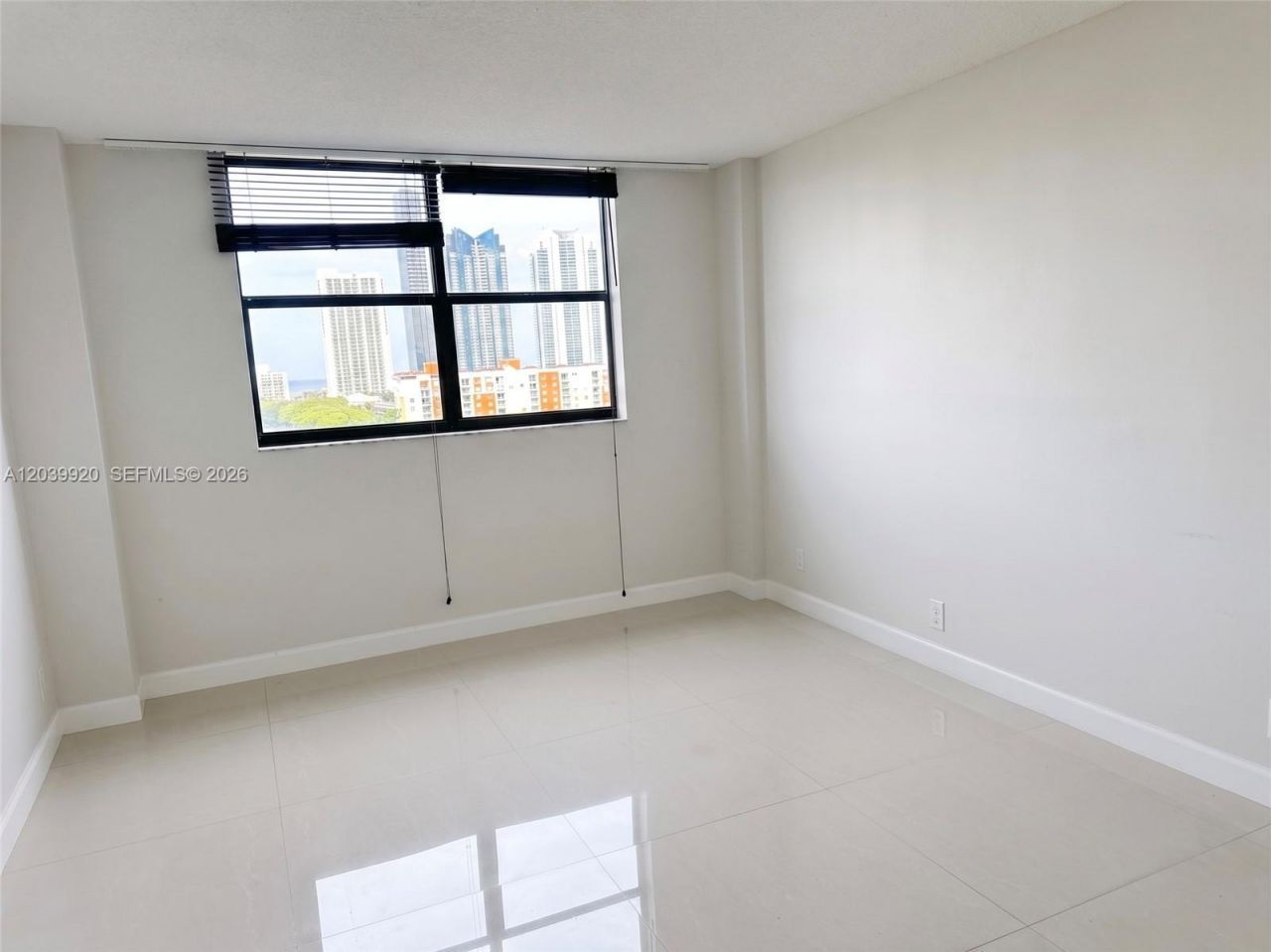 290 174th St, Unit 1117, Sunny Isles Beach, FL 33160 Photo