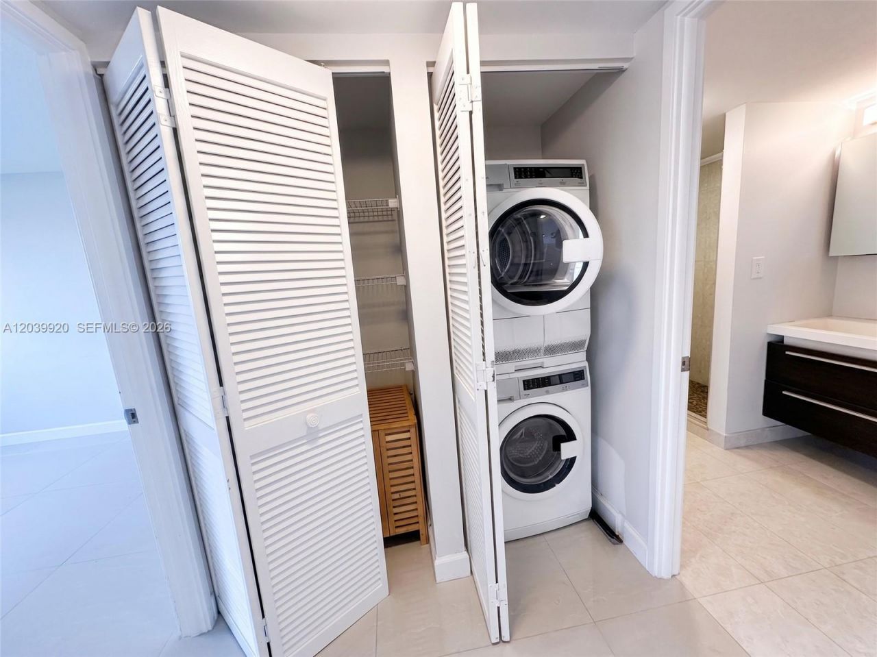 290 174th St, Unit 1117, Sunny Isles Beach, FL 33160 Photo