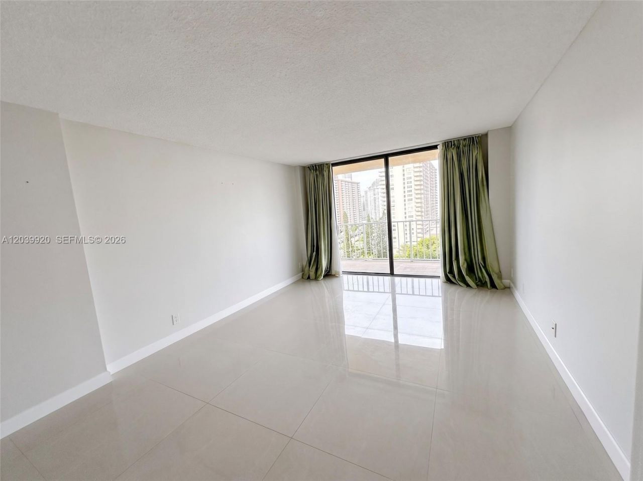 290 174th St, Unit 1117, Sunny Isles Beach, FL 33160 Photo