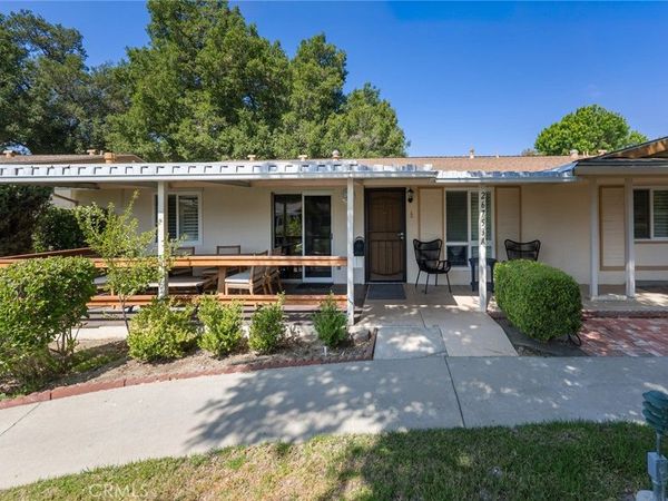 26753 Whispering Leaves, Unit A, Newhall, CA 91321