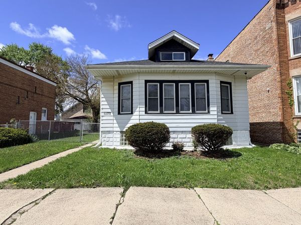 10010 S Emerald Avenue , Chicago, IL 60628