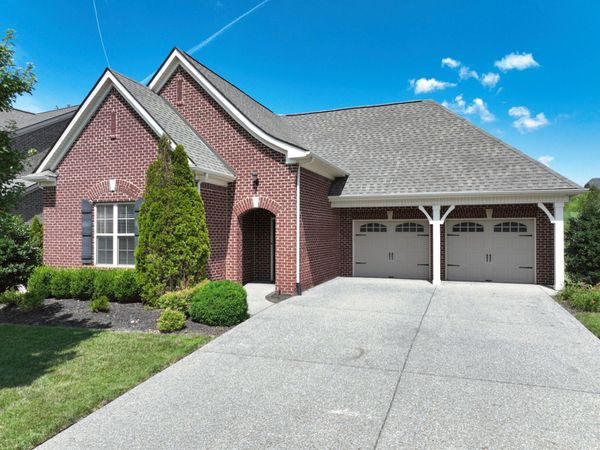 223 Meandering Dr , Lebanon, TN 37090