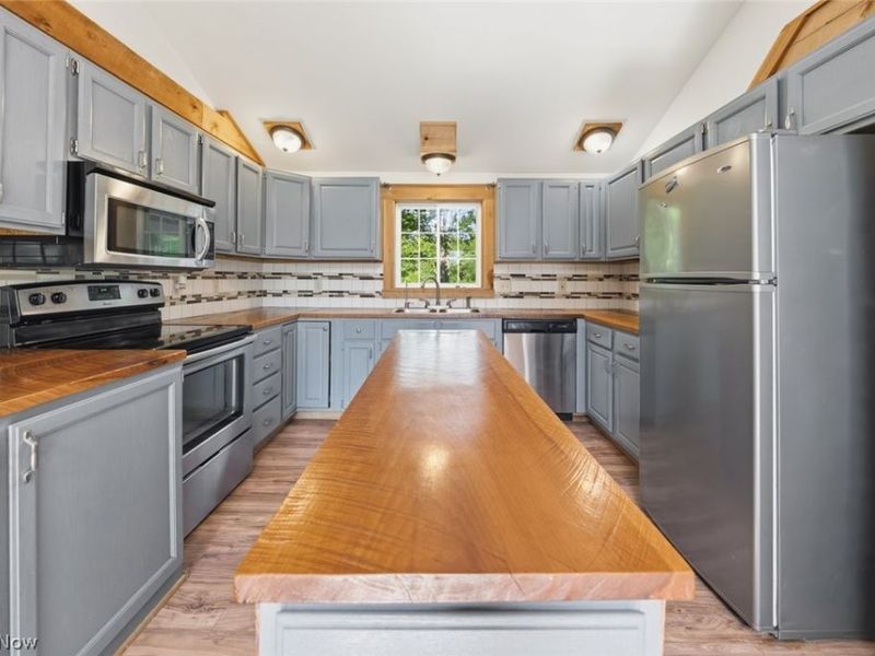 7560 Liberty Road, Solon, OH 44139 Photo 9