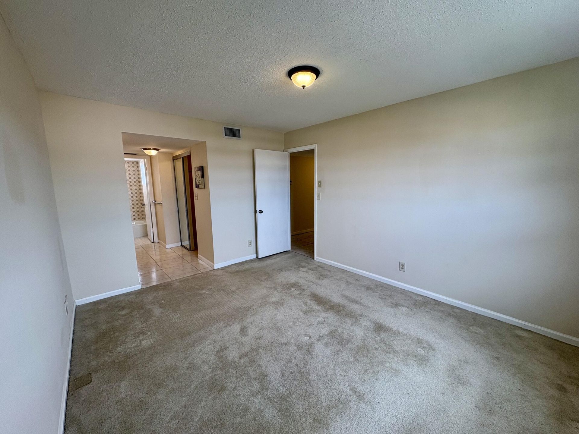 4140 NW 44th Avenue, Unit 411, Lauderdale Lakes, FL 33319 Photo
