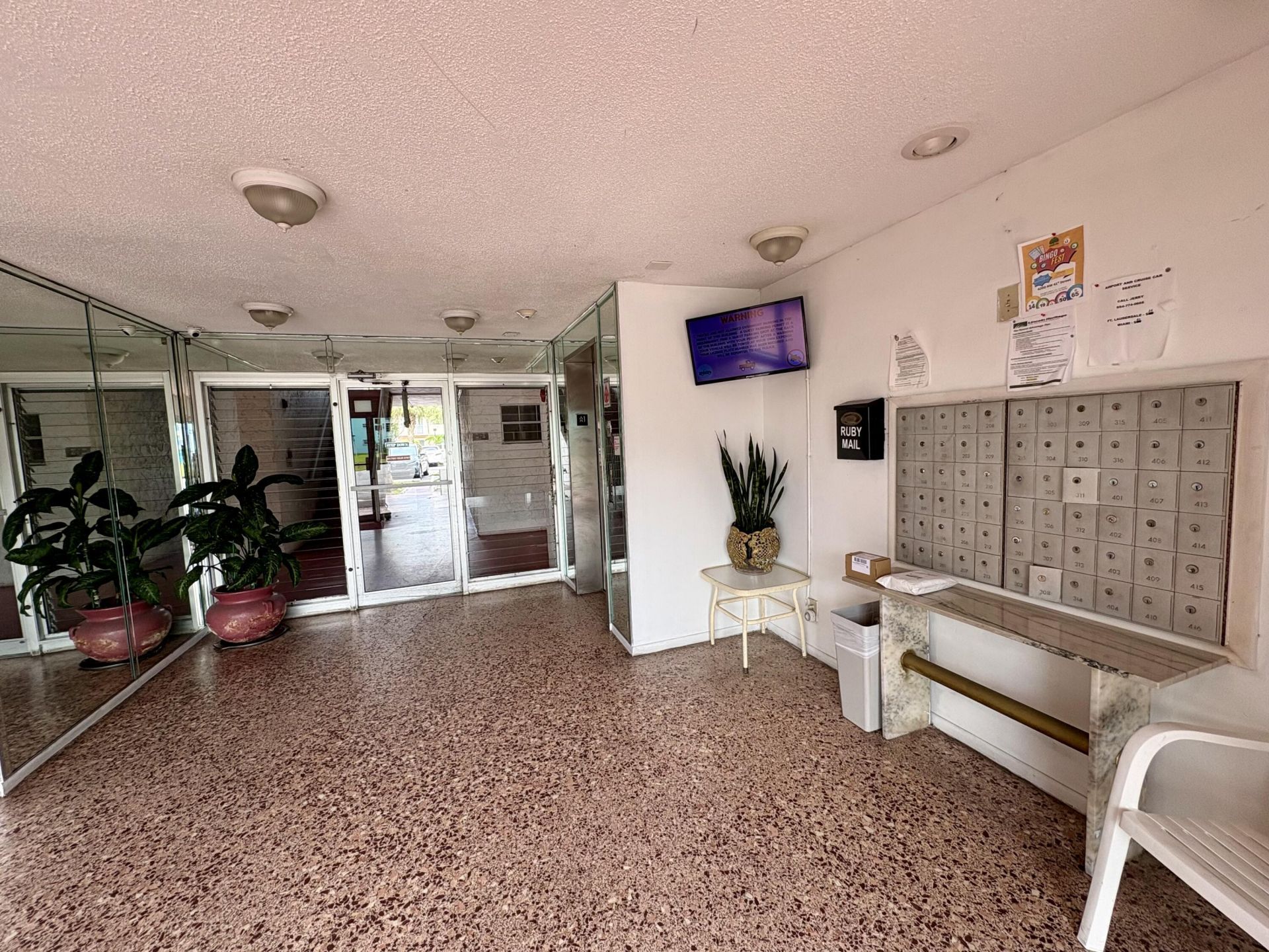 4140 NW 44th Avenue, Unit 411, Lauderdale Lakes, FL 33319 Photo