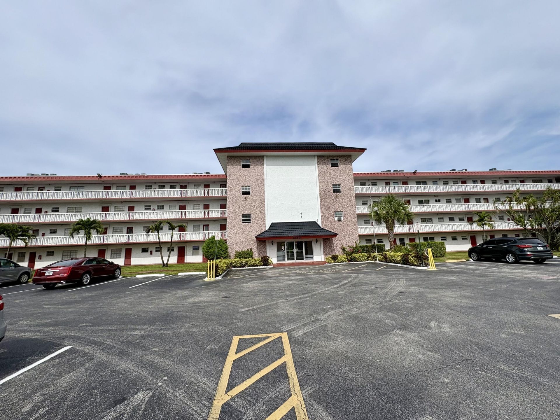 4140 NW 44th Avenue, Unit 411, Lauderdale Lakes, FL 33319 Photo