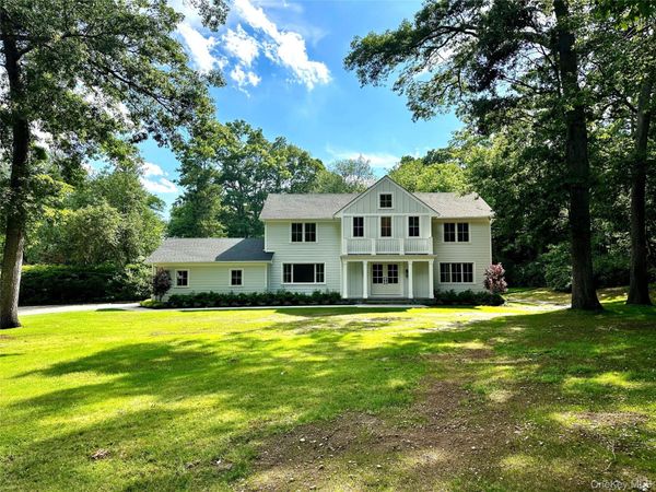 19# Woodvale , Laurel Hollow, NY 11791