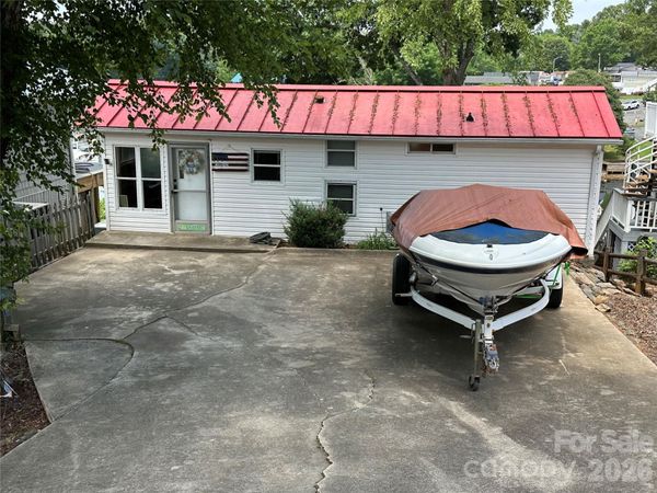 117 Badin Lake Circle , New London, NC 28127