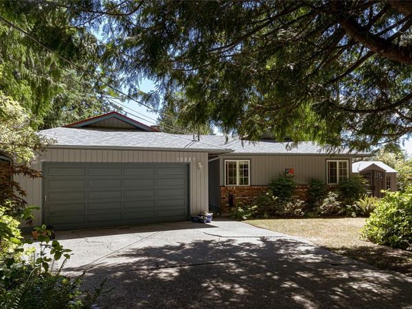 10885 Boas Rd, North Saanich, BC V8L 5J1