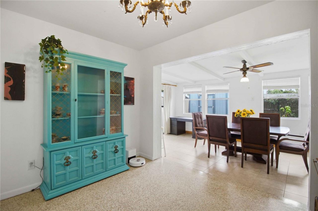 330 Crosby Court, Sarasota, FL 34237 Photo
