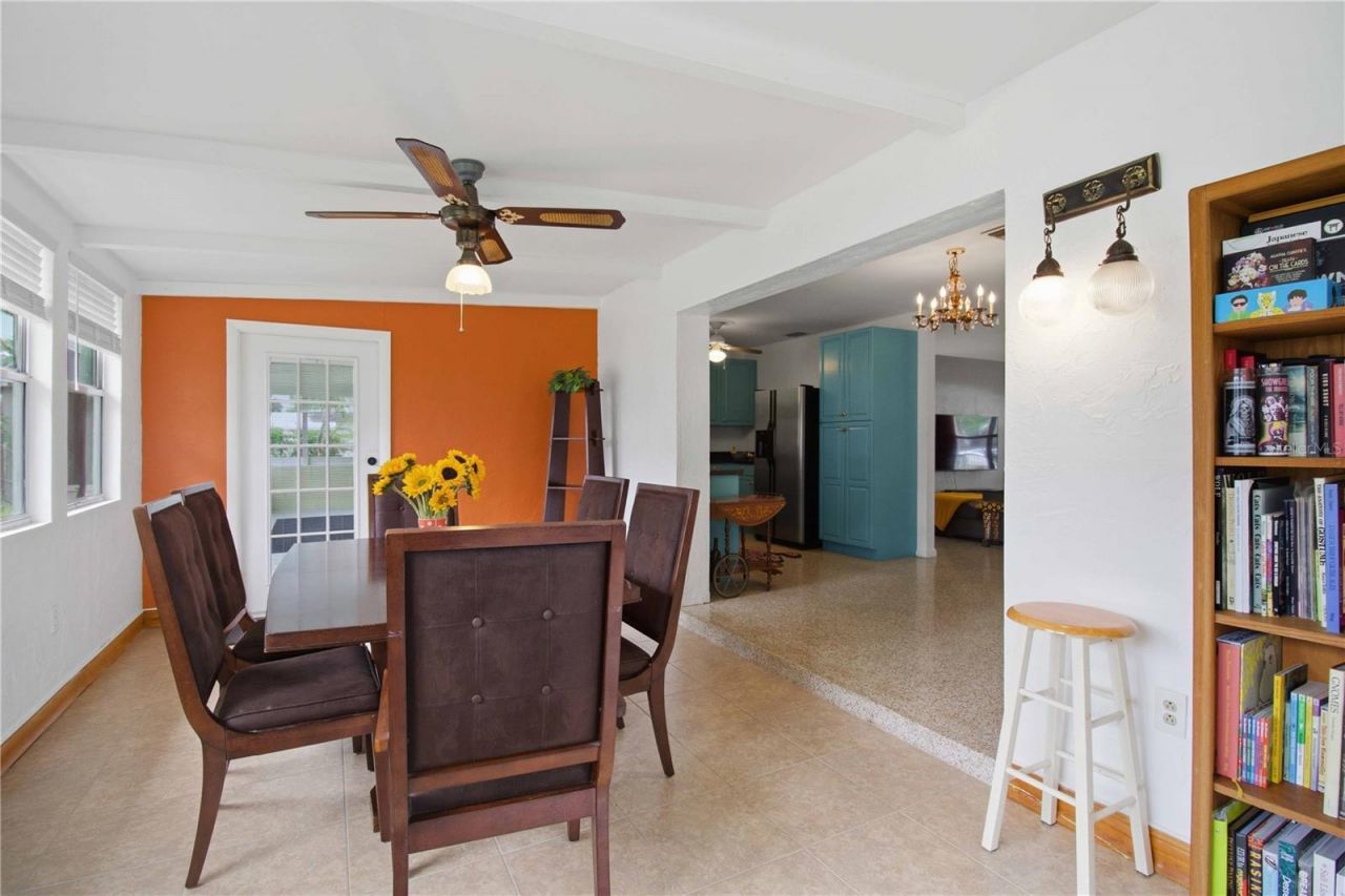 330 Crosby Court, Sarasota, FL 34237 Photo
