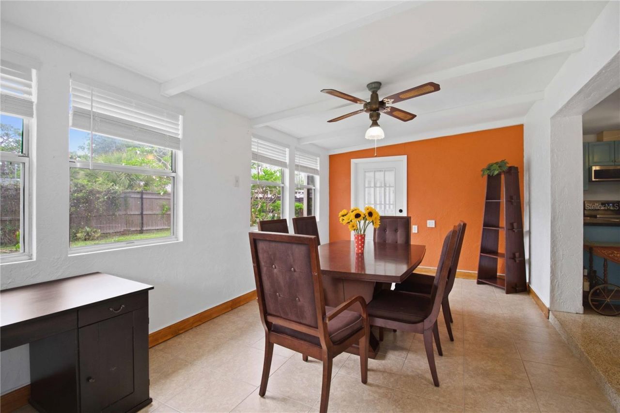 330 Crosby Court, Sarasota, FL 34237 Photo