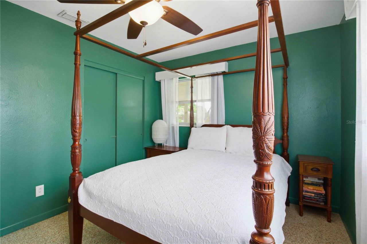 330 Crosby Court, Sarasota, FL 34237 Photo