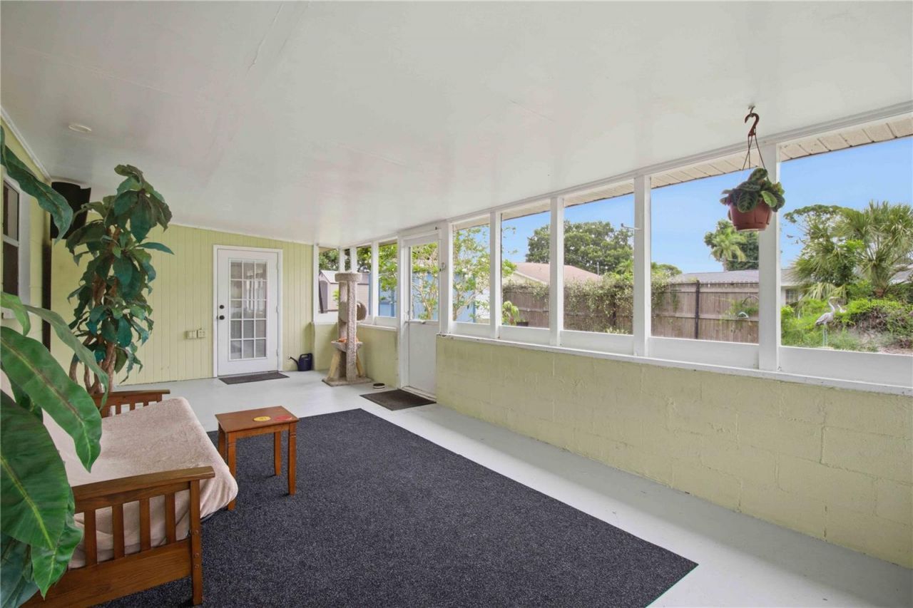 330 Crosby Court, Sarasota, FL 34237 Photo
