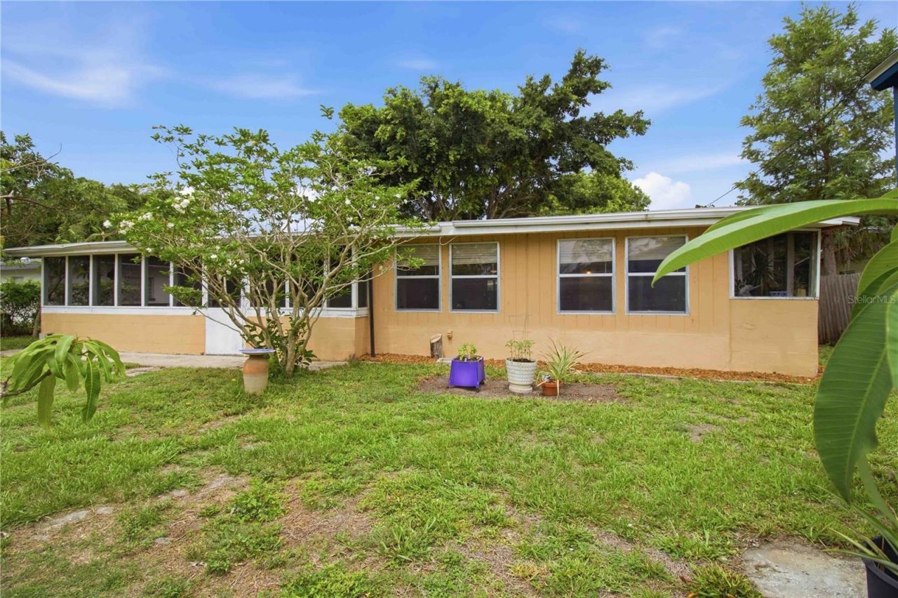 330 Crosby Court, Sarasota, FL 34237 Photo