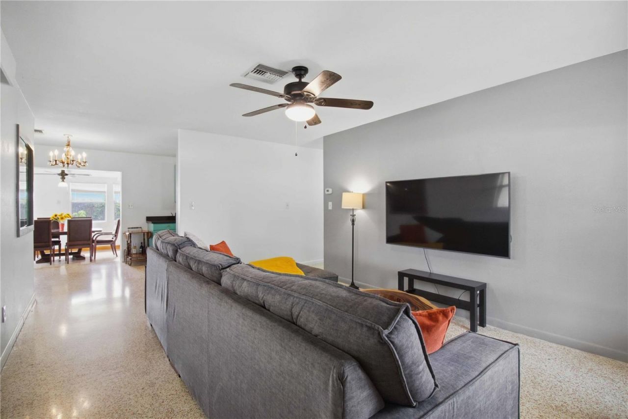 330 Crosby Court, Sarasota, FL 34237 Photo