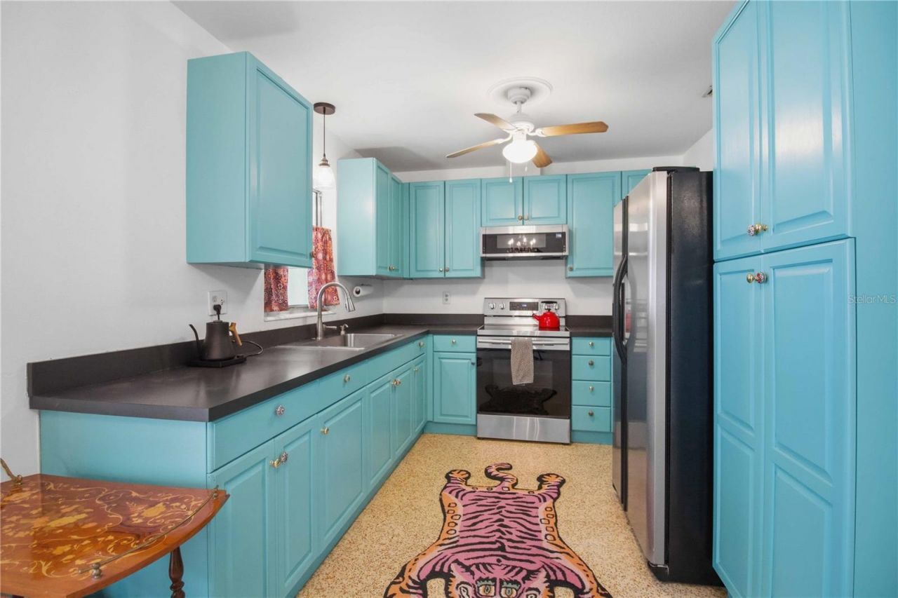 330 Crosby Court, Sarasota, FL 34237 Photo