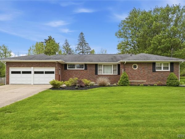 5676 Homestead Road, Hamburg, NY 14075