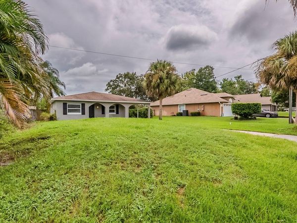28042 LOIS DRIVE , TAVARES, FL 32778