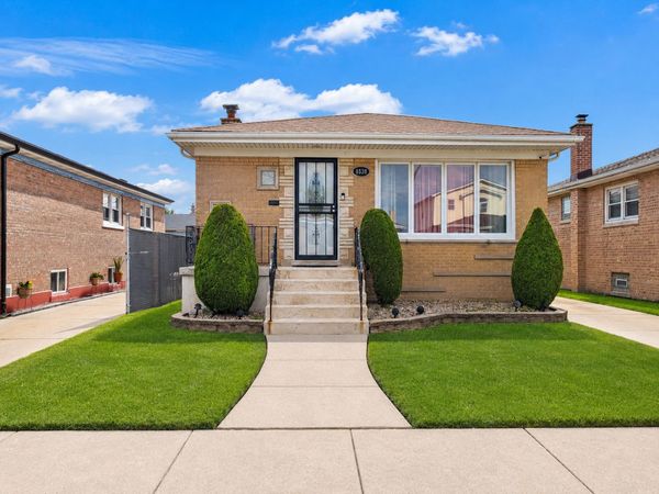8630 S Kilbourn Avenue , Chicago, IL 60652