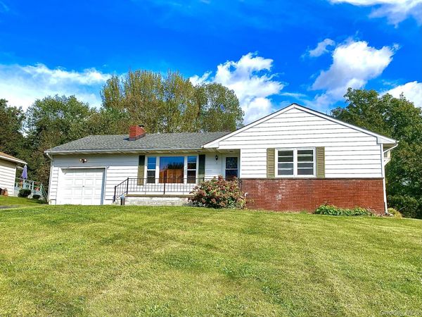 5 Espie Road , Rhinebeck, NY 12572