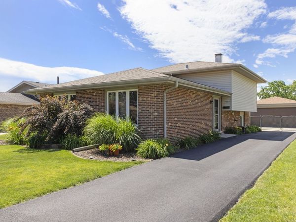3835 W 121st Place, Alsip, IL 60803