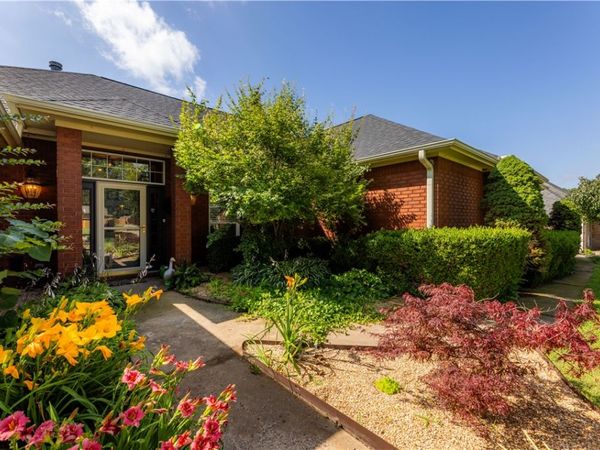 3977 Chesapeake Street , Springdale, AR 72762