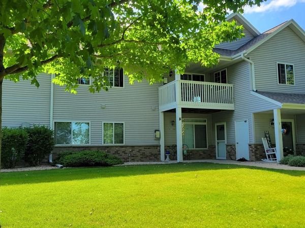 W197N17086 Stonewall DRIVE, Jackson, WI 53037