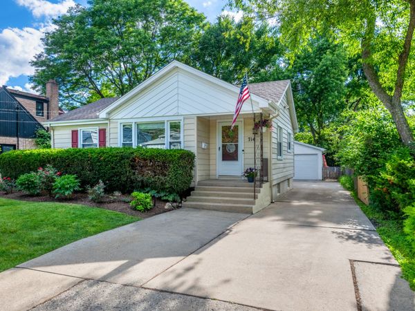 714 Chestnut Street , Deerfield, IL 60015