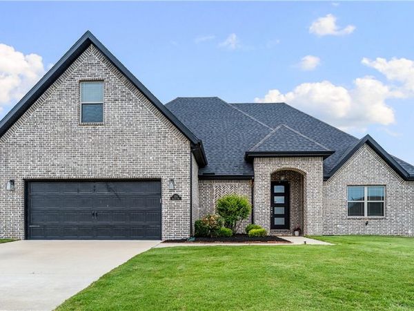 1211 Brandon Way , Bentonville, AR 72713