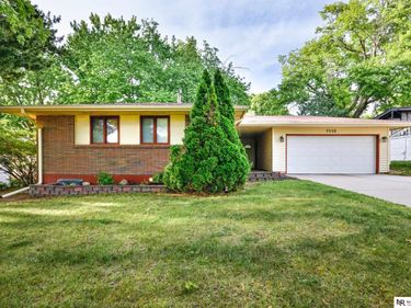 7530 Vine Street, Lincoln, NE 68505