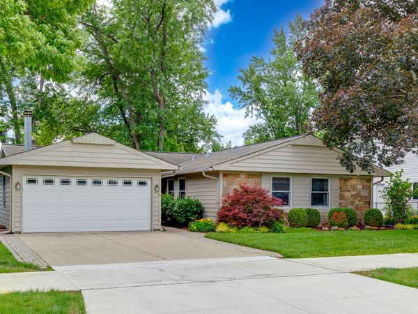 955 Bernard Drive , Buffalo Grove, IL 60089