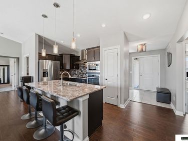 1121 N 99Th Street, Lincoln, NE 68527